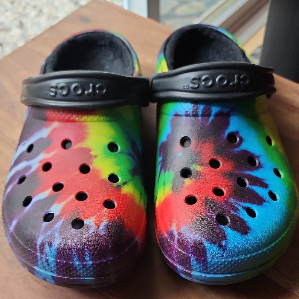 CROCS Rainbow Tie-Dye Slippers